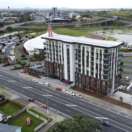 Ramada Suites by Wyndham Manukau Auckland Bagian luar foto
