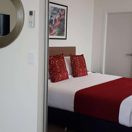 Ramada Suites by Wyndham Manukau Auckland Bagian luar foto