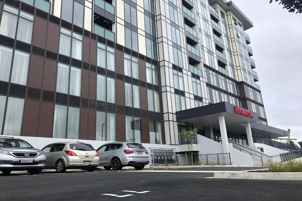 Ramada Suites by Wyndham Manukau Auckland Bagian luar foto