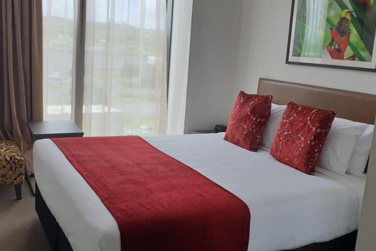 Ramada Suites by Wyndham Manukau Auckland Bagian luar foto
