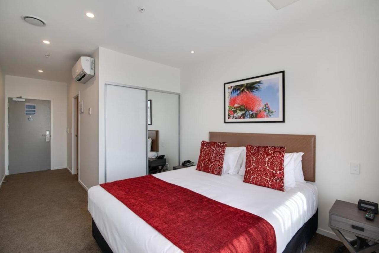 Ramada Suites by Wyndham Manukau Auckland Bagian luar foto