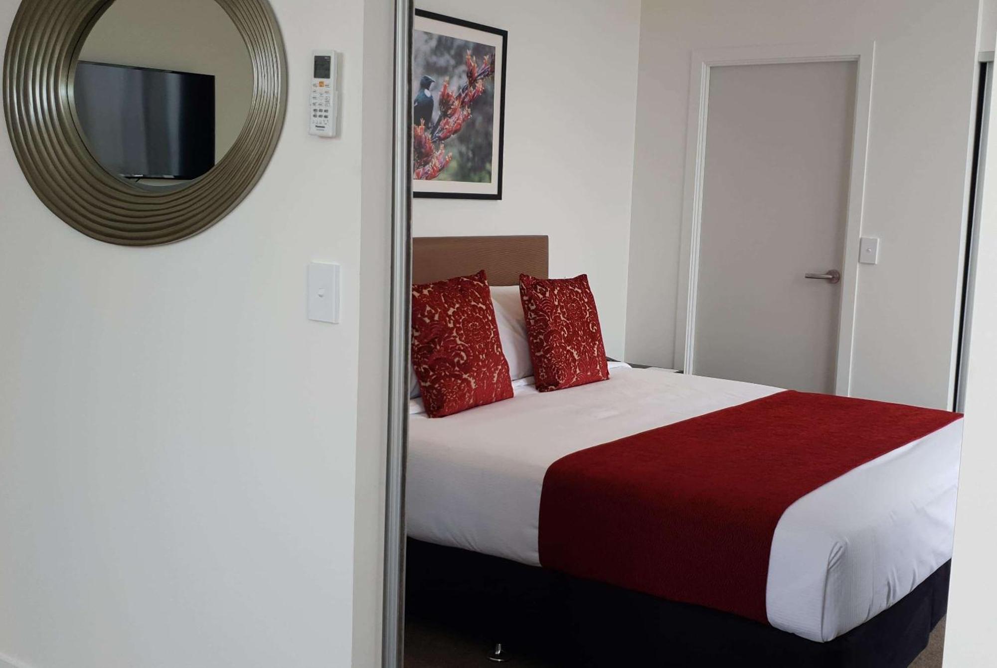 Ramada Suites by Wyndham Manukau Auckland Bagian luar foto