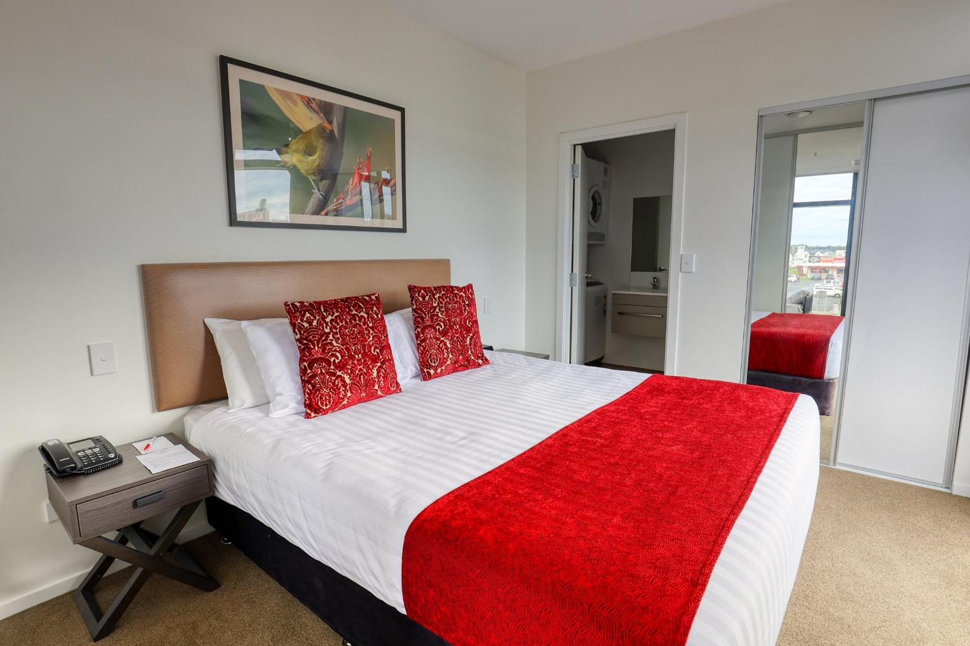 Ramada Suites by Wyndham Manukau Auckland Bagian luar foto