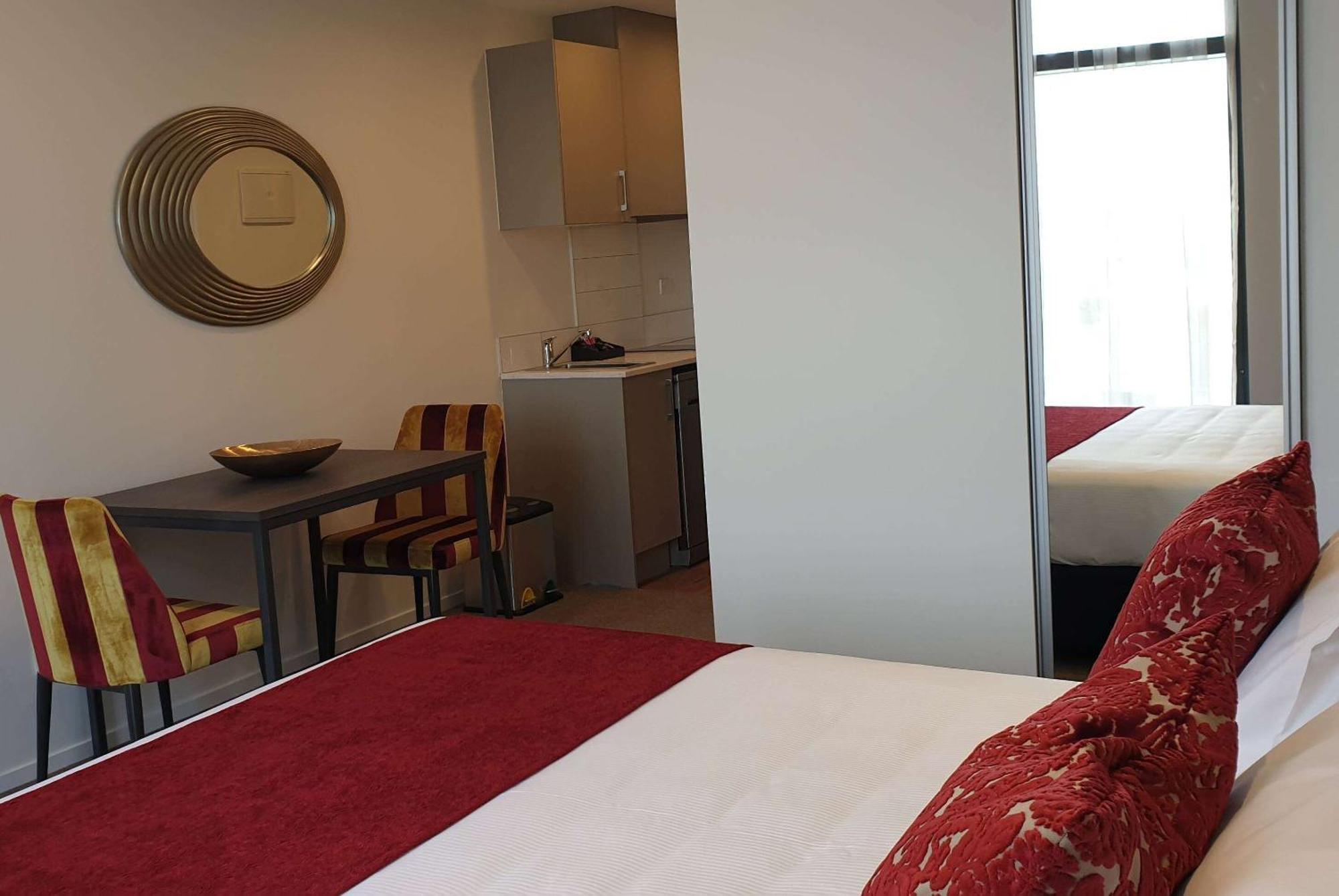 Ramada Suites by Wyndham Manukau Auckland Bagian luar foto