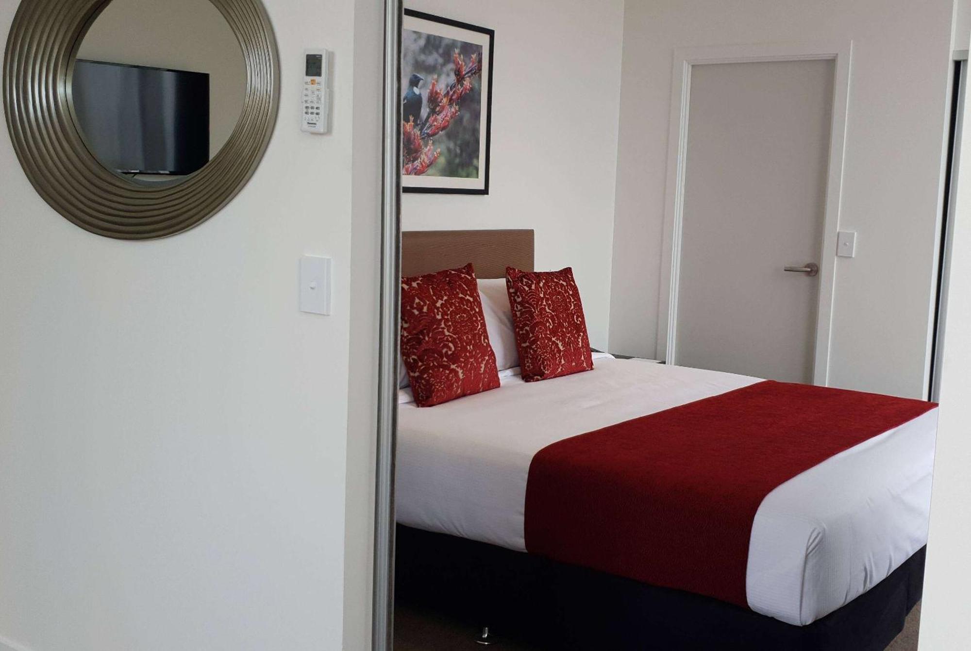 Ramada Suites by Wyndham Manukau Auckland Bagian luar foto