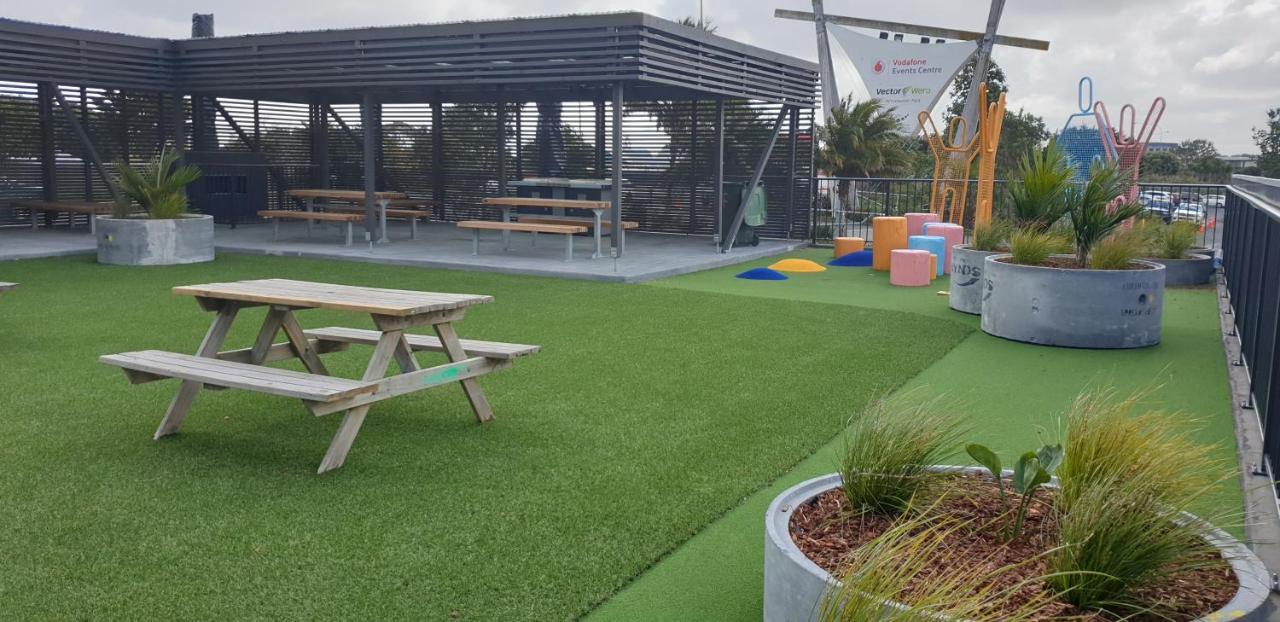 Ramada Suites by Wyndham Manukau Auckland Bagian luar foto