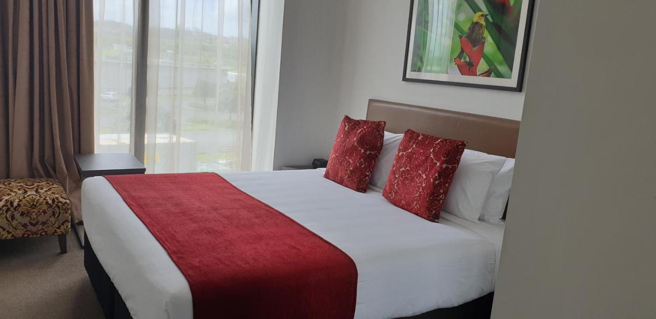 Ramada Suites by Wyndham Manukau Auckland Bagian luar foto