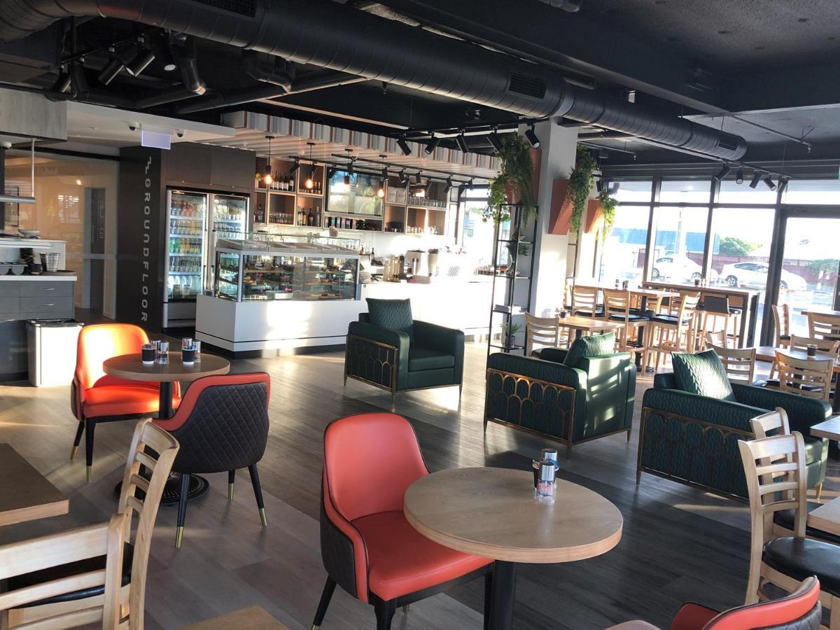 Ramada Suites by Wyndham Manukau Auckland Bagian luar foto