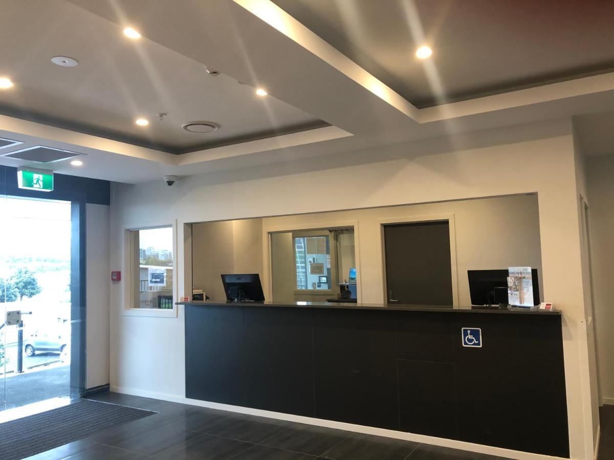 Ramada Suites by Wyndham Manukau Auckland Bagian luar foto
